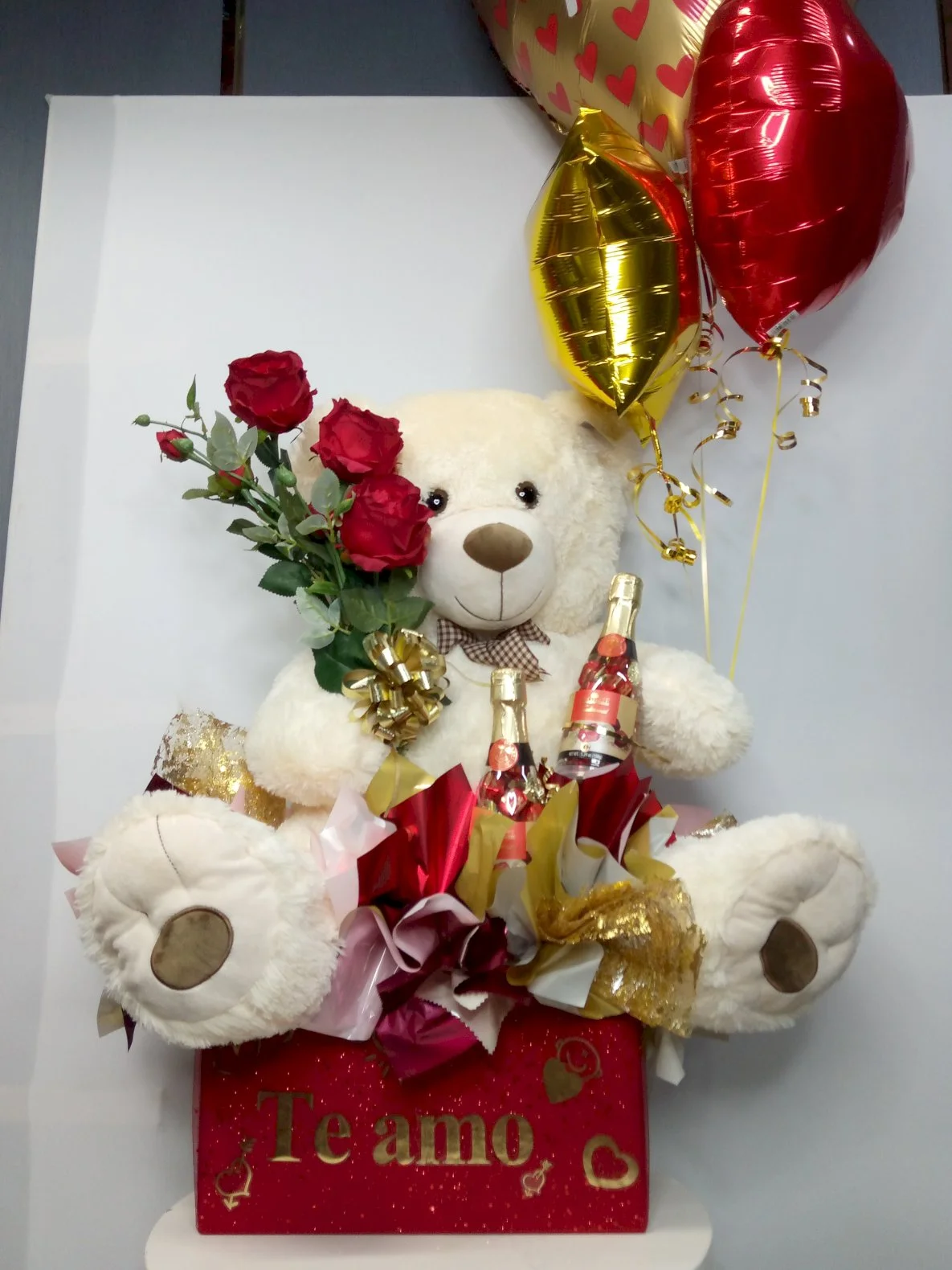 Imagen de Arreglo con oso de peluche